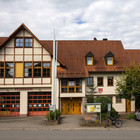 Feuerwehrgeräte- und Rathaus